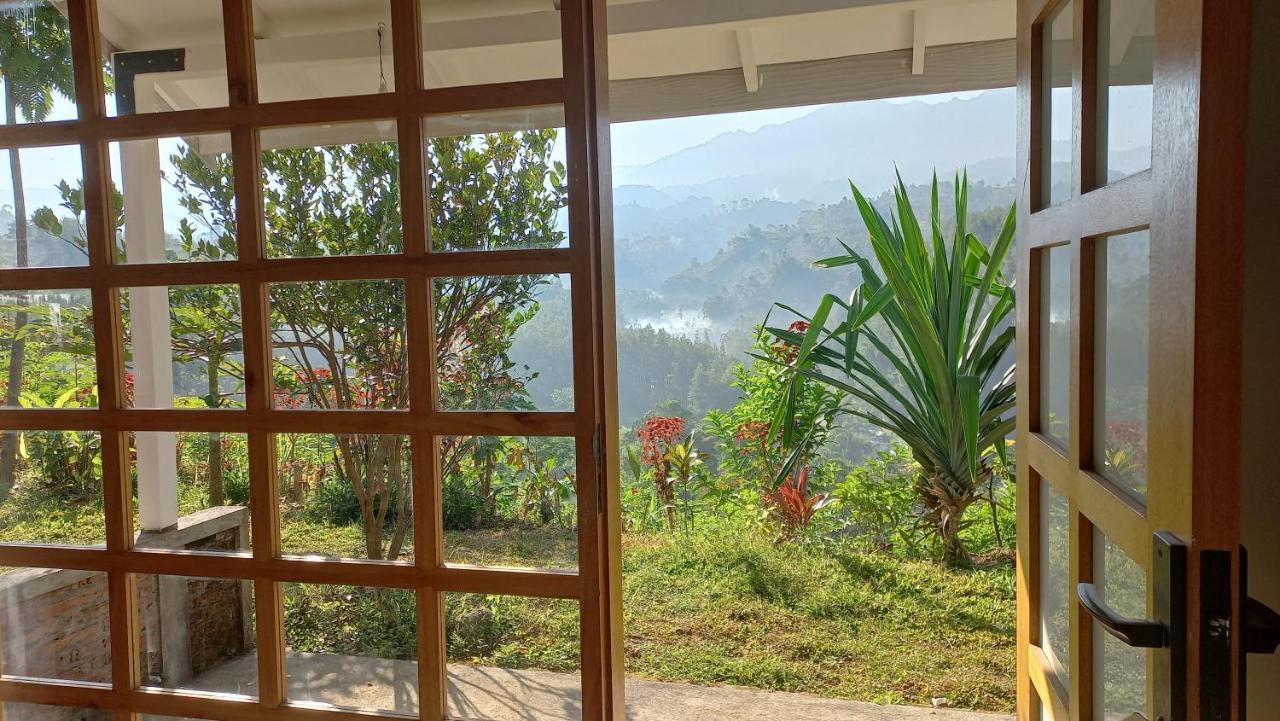 Mountain Ecolodge Malang Esterno foto